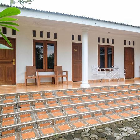 Hotel Reddoorz At Paris Ocean Parangtritis Exterior foto