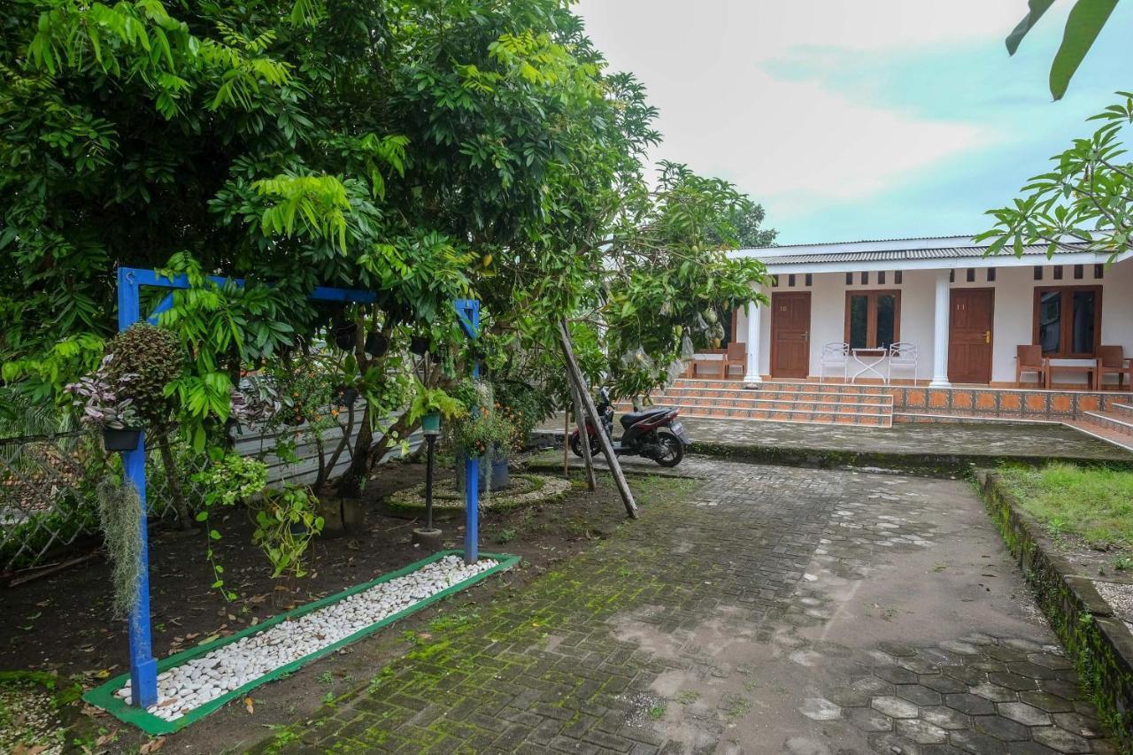 Hotel Reddoorz At Paris Ocean Parangtritis Exterior foto