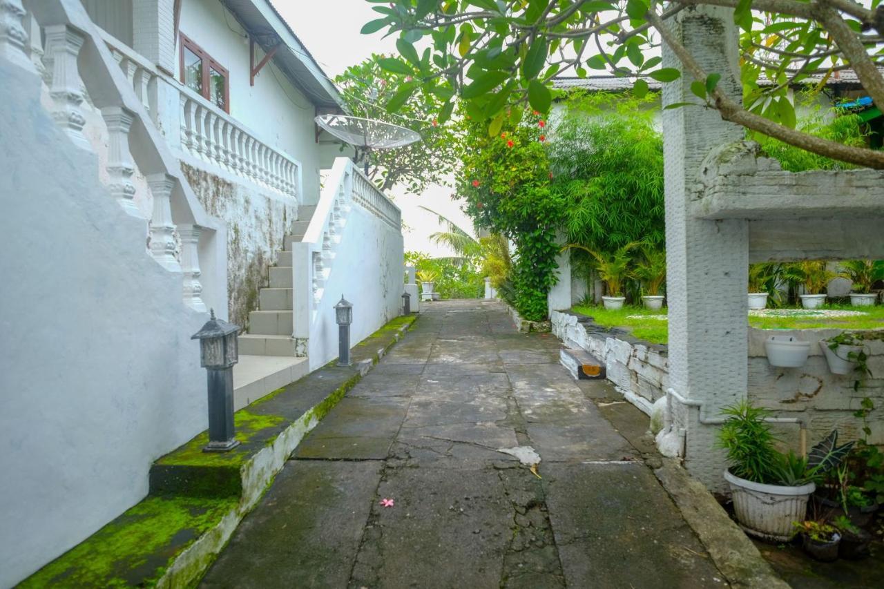 Hotel Reddoorz At Paris Ocean Parangtritis Exterior foto