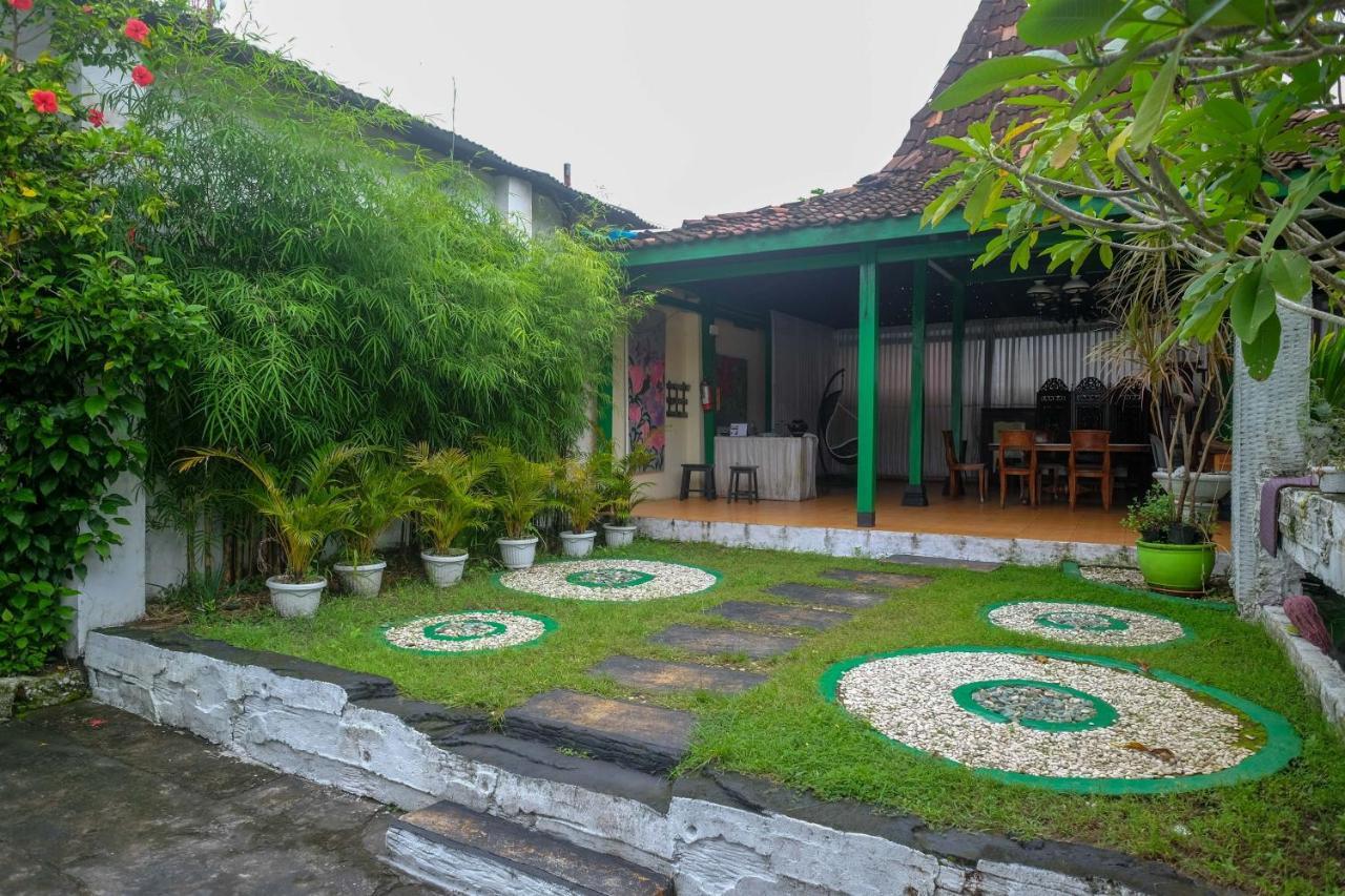 Hotel Reddoorz At Paris Ocean Parangtritis Exterior foto