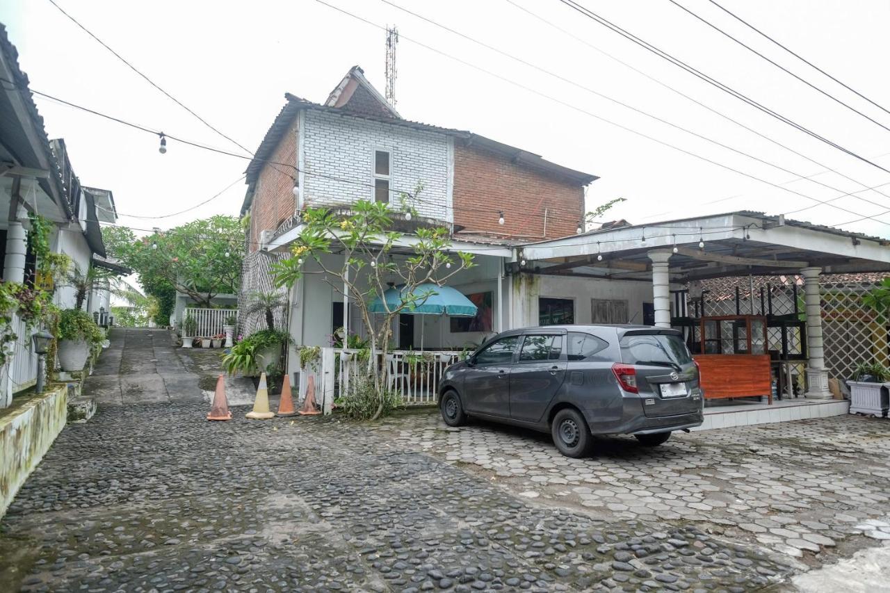 Hotel Reddoorz At Paris Ocean Parangtritis Exterior foto