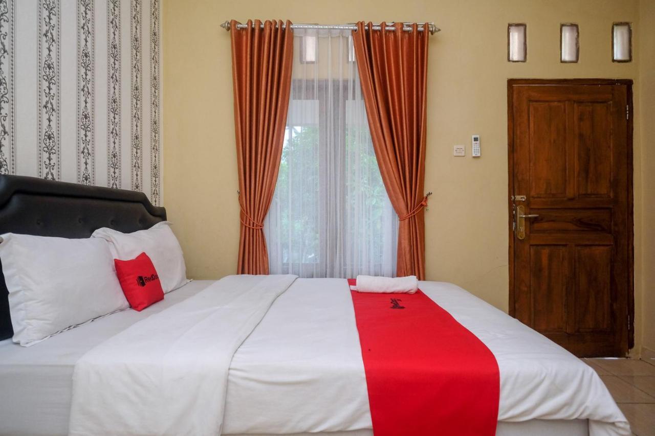 Hotel Reddoorz At Paris Ocean Parangtritis Exterior foto